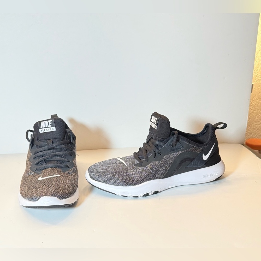 Nike Flex TR 9 Black and White Trainers Size 6.5 - Picture 4 of 7